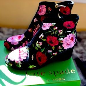 Womens Kate Spade Lucine Ankle Boots, Black Velvet